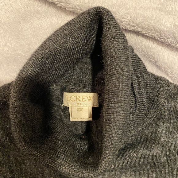 turtleneck - Picture 3 of 3